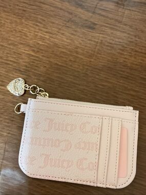 NWOT Juicy Couture Light Pink Card Case with Gold Heart Charm